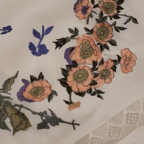 Floral Embroidery Plus Size Blouse - Picture 2 of 5